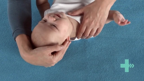 Torticollis' Шейный сгиб в сторону AAROM, влево, лежа на спине