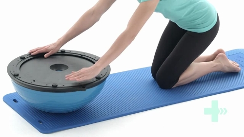 «Отжимание» Укрепление груди/плеч, BOSU плоской стороной вверх